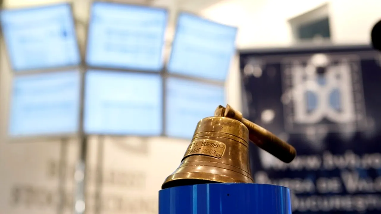 Bursa a deschis în scădere nesemnificativă, pe un rulaj foarte redus