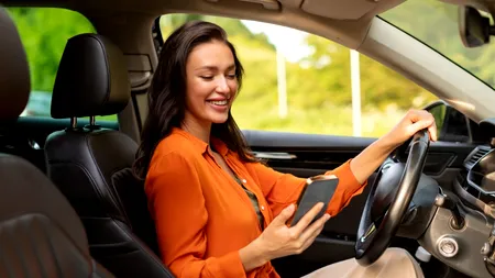 Este un lux să fii șofer în România anului 2025. Cresc taxele pentru rovinietă, RCA, CASCO și amenzile