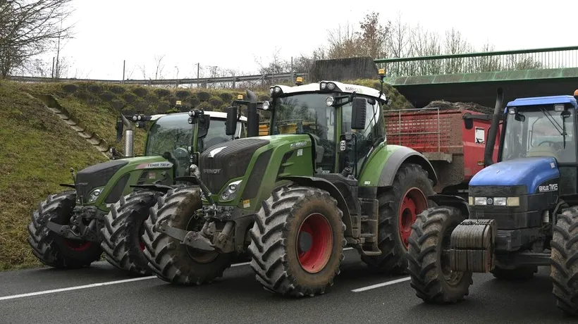 France 24: Autostrăzi blocate de PROTESTE: Nemulțumirile fermierilor se propagă în Europa