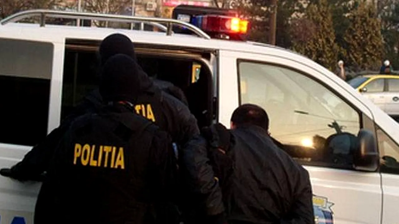 Doi deținuți, evadați din arestul IPJ Vâlcea