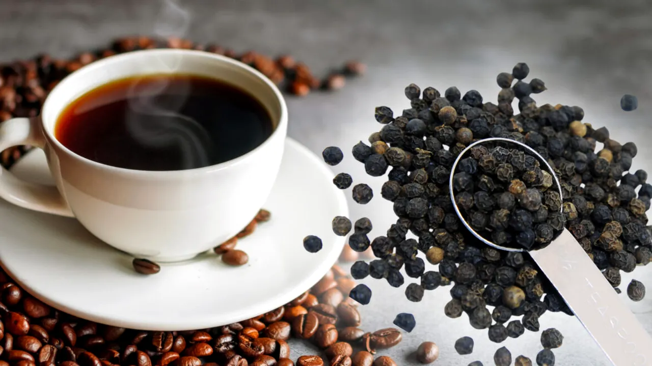 De ce să adaugi piper negru în cafea. Ce efect are această combinație asupra organismului, de fapt