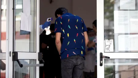 Câte școli din București rămân închise? Elevii vor face cursurile în online