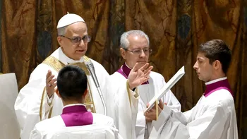 Noul Papă i-a răspuns lui Vance, argumentând că HRISTOS nu spune că iubirea ține de statut: ”Iisus nu ne cere să ierarhizăm dragostea”