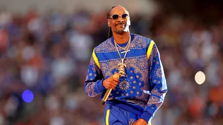 Un film biografic despre Snoop Dogg, în regia lui  Allen Hughes și scris de scenaristul „Wakanda Forever” Joe Robert Cole, se află în lucru