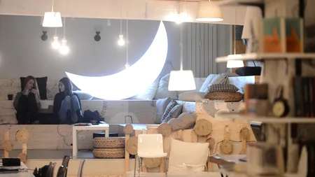 Prima ANTICAFENEA din București: Seneca Anticafe, locul unde nu plătești consumația. „Nimic nu ne aparține, doar timpul este al nostru