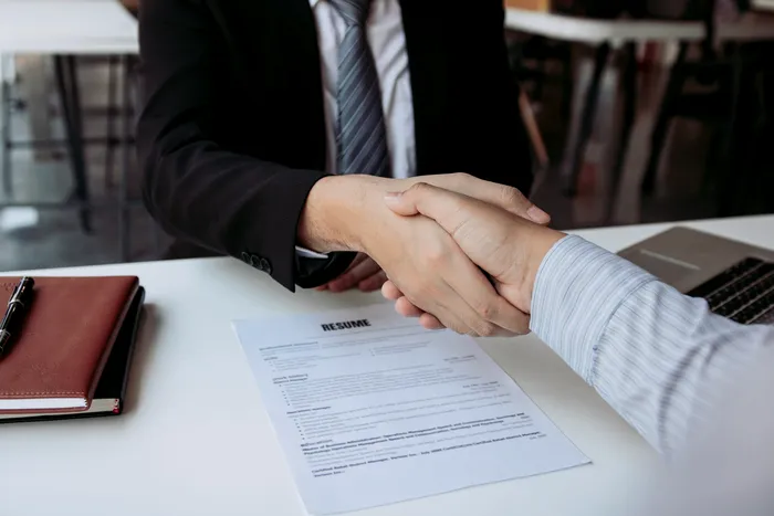 Joburile de top management sunt de regulă ocupate de persoane de peste 40 de ani / Sursa foto: Shutterstoclk - caracter ilustrativ