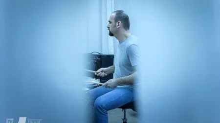 Directorul unui liceu din Timiș, forțat să demisioneze după ce a postat mesaje obscene pe Facebook: