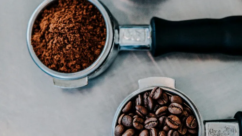 Speciile de cafea „uitate” care cresc la temperaturi mai ridicate ar putea contribui la viitorul industriei cafelei, amenințată de schimbările climatice