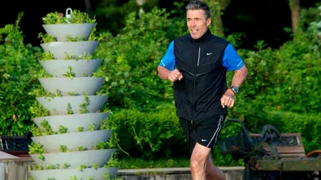 Ridică-te de pe scaun și fă mișcare. Specialiștii spun că vei fi mai fericit