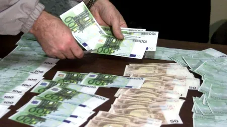 Polițiștii francezi, uimiți: ce ascundeau doi chinezi în mașină. FOTO