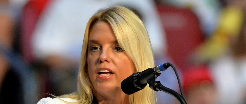 Donald TRUMP a numit-o pe Pam Bondi pentru funcția de Procuror General