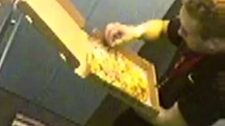 Ce a putut să facă un băiat care livra pizza. A fost arestat pe loc