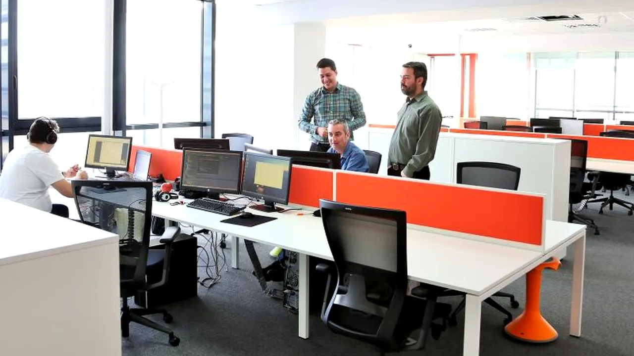 O companie IT importantă face angajări pentru centrul de la Pitești. Ce posturi sunt disponibile