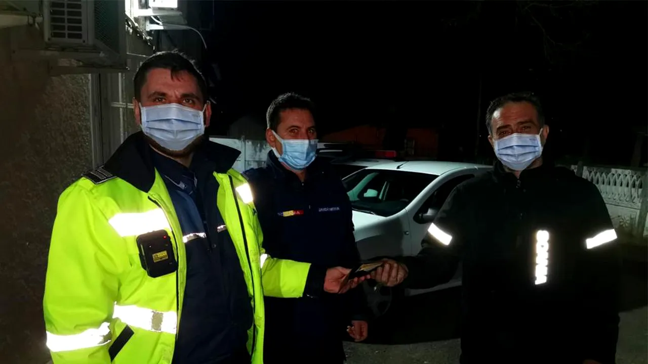 Portofel cu 1.200 euro și aproape 400 de lire turcesti, găsit de o patrulă MAI lângă o benzinărie din județul Mehedinți. Cine era proprietarul