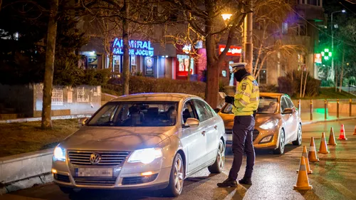 Câți ani a primit un șofer din București care a încercat să mituiască un polițist, după ce a depășit pe linia de tramvai