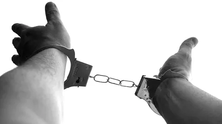 Român răpit și TORTURAT de mafia rusească în Germania! Îl stropeau cu apă rece când leșina
