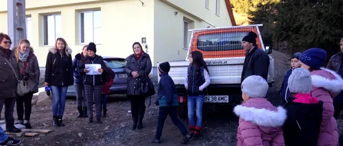 Anchetă într-o școală din Bistrița. 16 elevi nu mai sunt lăsați de părinți la școală de frica învățătoarei. „Sunt mai mulți copii bătuți