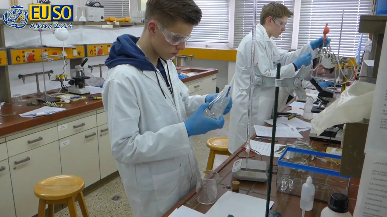 Două echipe românești medaliate cu aur, la Olimpiada de Științe a Uniunii Europene