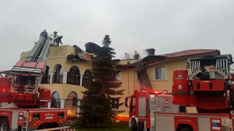 Incendiu puternic la sediul unei firme din Olt! 30 de pompieri au intervenit timp de cinci ore