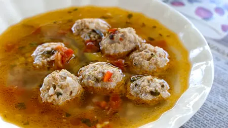 Cu ce poți ACRI ciorba de perișoare. Unele gospodine de la țară adaugă la final un ingredient minune pentru un gust uimitor