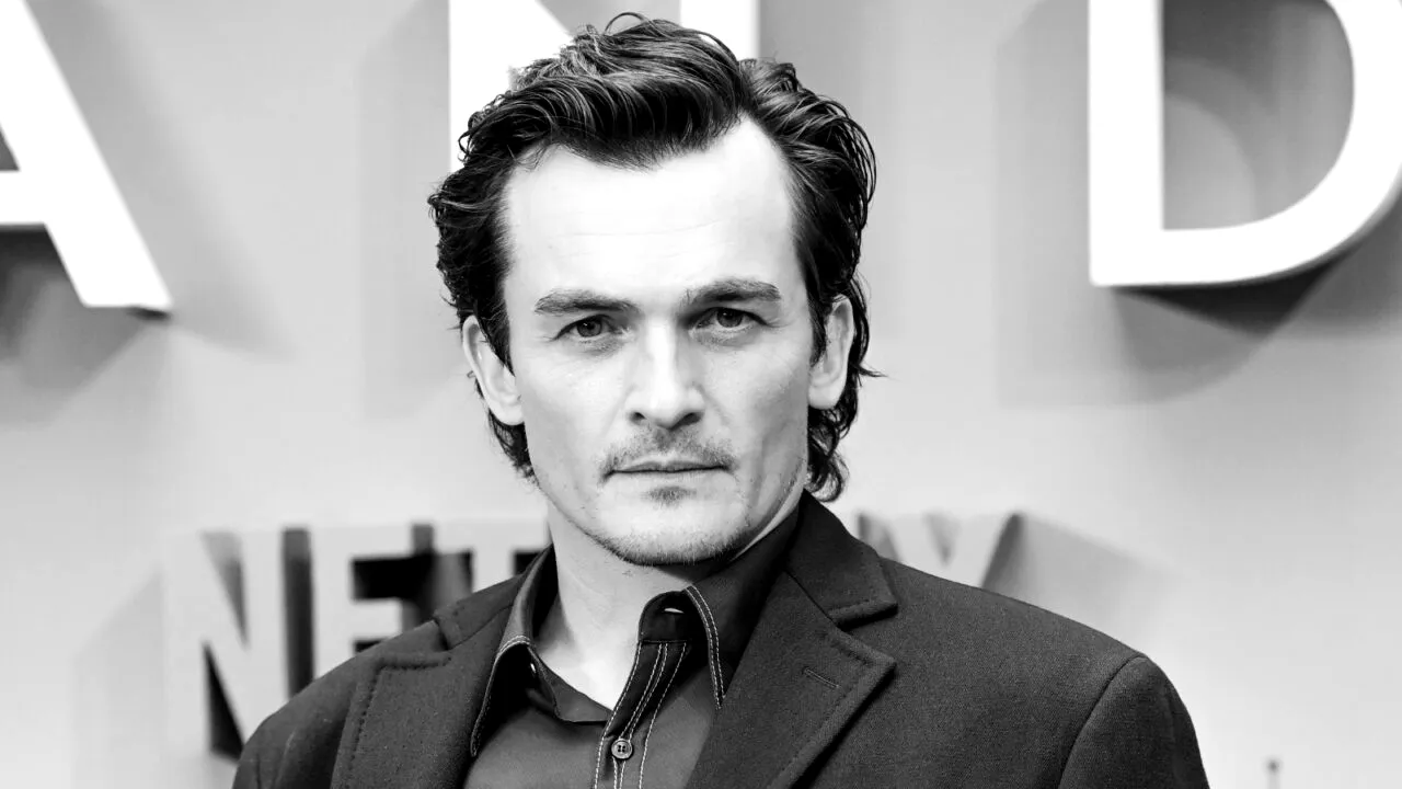 Rupert Friend se alătură lui John Malkovich în distribuția filmului Cravata Galbenă 