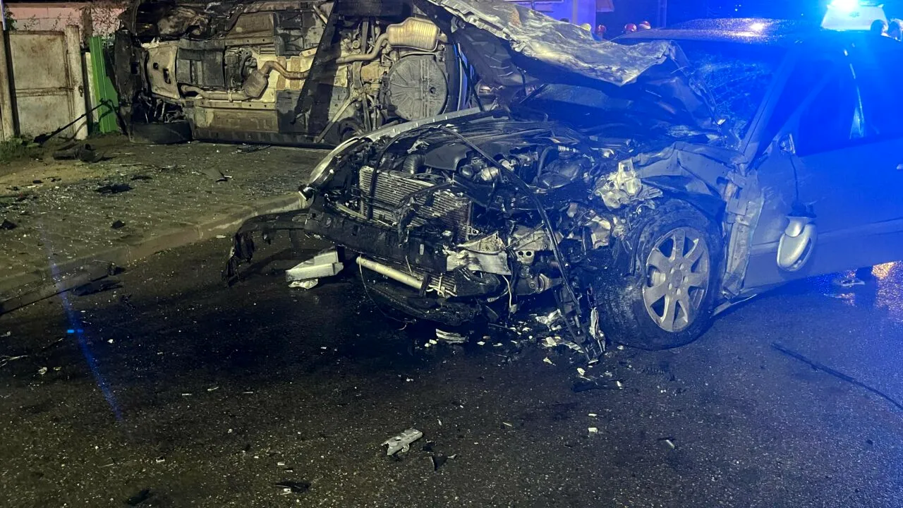 Accident grav în Tulcea, două mașini s-au lovit frontal! Opt persoane rănite, trei au ajuns la SPITAL!
