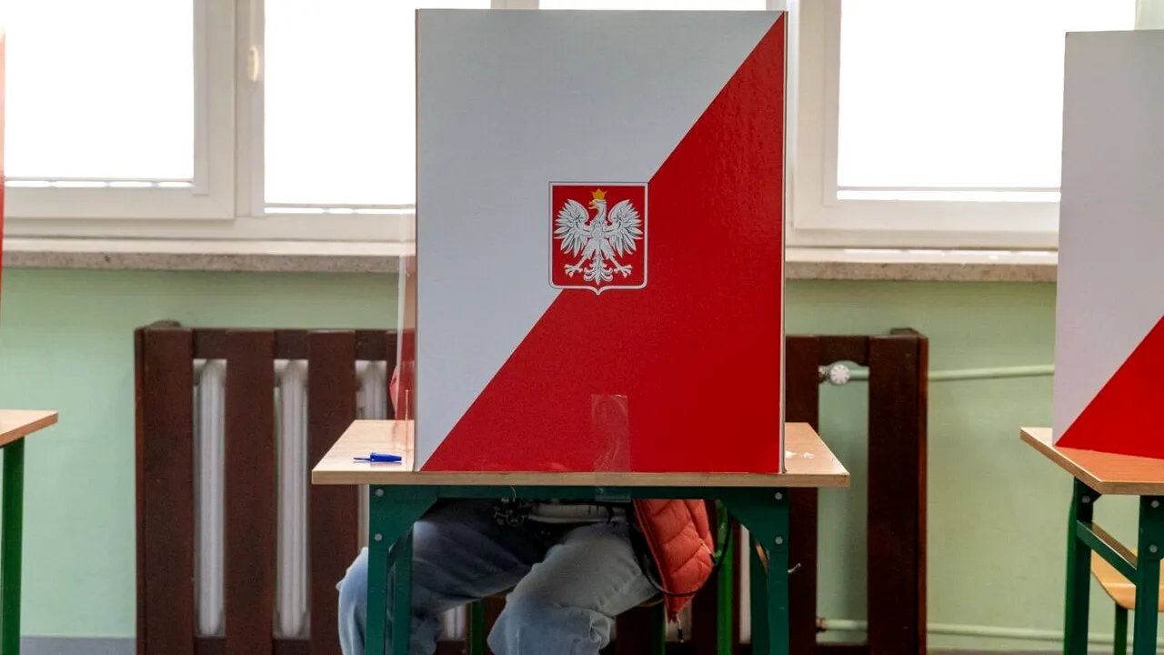 Polonia: Un al doilea tur de scrutin prezidențial urmează pe 1 iunie. Analist: 