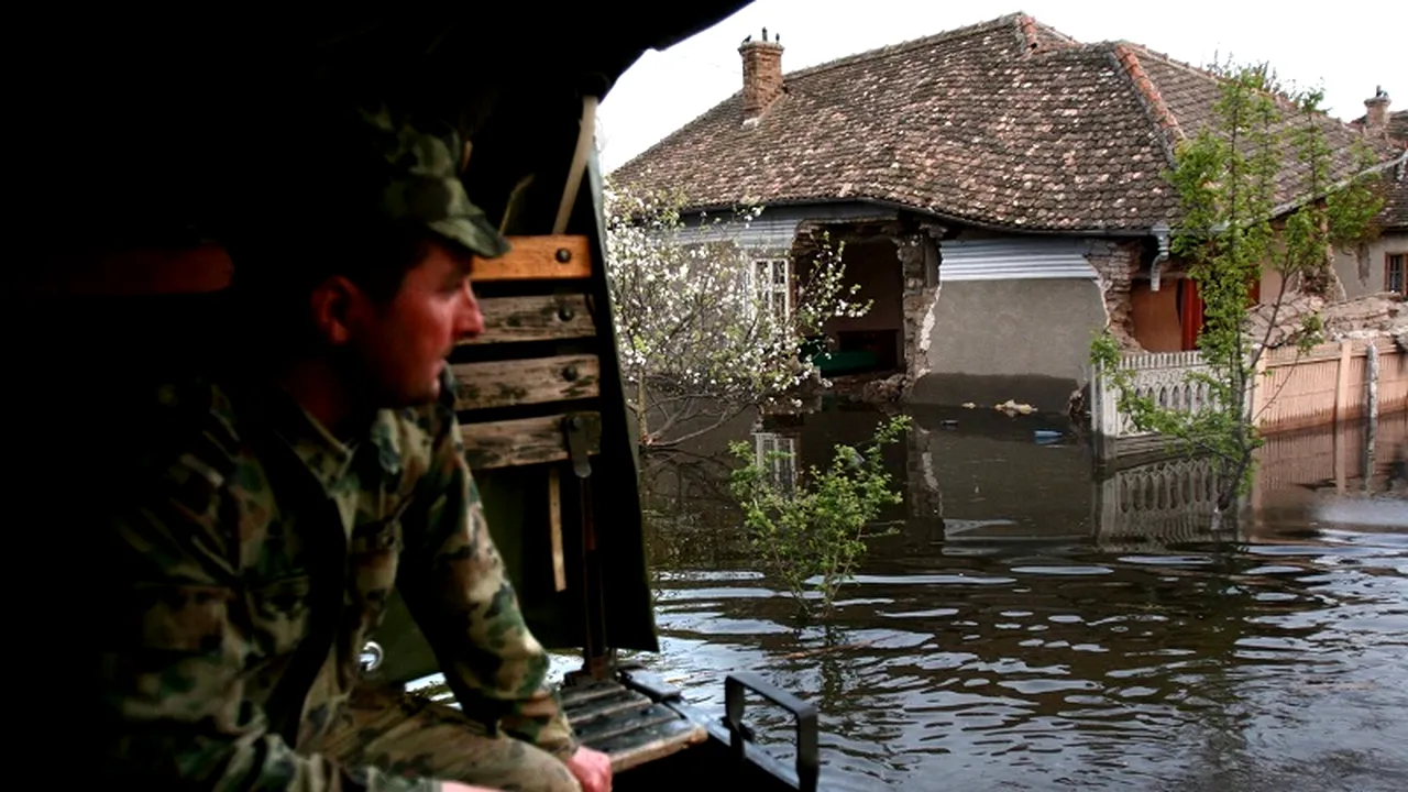 Dunărea le-a distrus casele, dar ei s-au întors la ele. Oamenii din Rast trăiesc în zona afectată, deși au case noi de 15 milioane de euro
