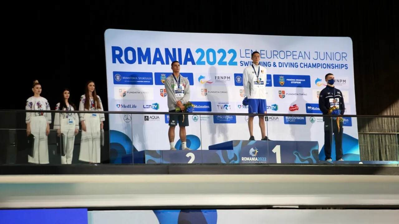 VIDEO. David Popovici câștigă a doua medalie de aur la Campionatele Europene de înot pentru juniori. Cu ce timp s-a impus la finala de 200 metri liber