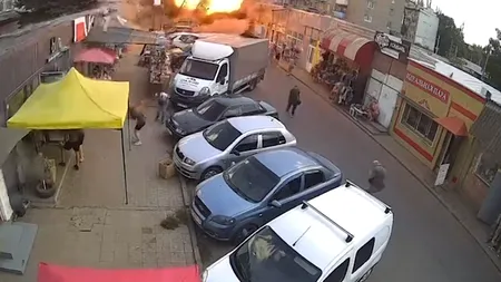 16 oameni au murit într-un atac al rușilor în estul Ucrainei. Președintele Volodimir Zelenski și-a întârziat discursul la Summitul I3M