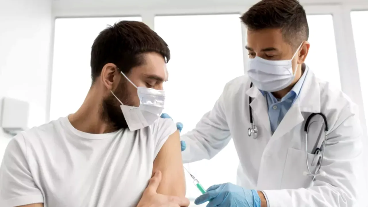 Agenția Europeană a Medicamentului a aprobat utilizarea dozei 3 a vaccinului anti-Covid