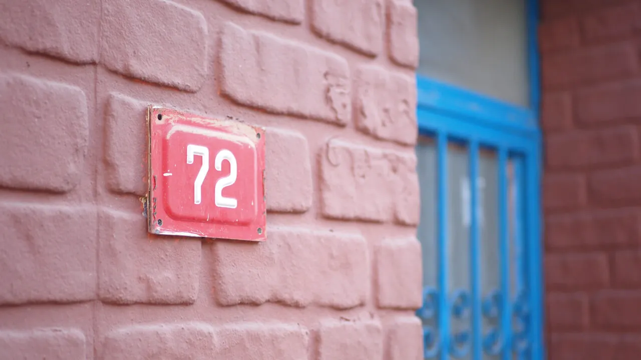 Orașul în care primești între 200 și 500 de lei amendă, dacă nu ai număr la casă