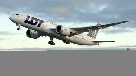 Un Boeing 787 polonez a aterizat de urgență pe aeroportul din Glasgow
