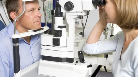 Un simplu control oftalmologic ar putea fi soluția pentru diagnosticarea maladiei Alzheimer