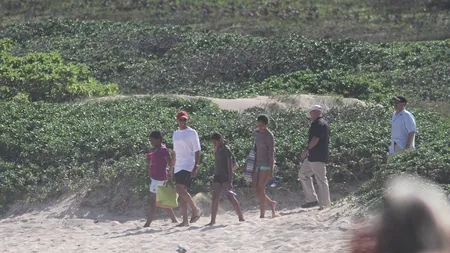 Barack Obama a ajuns în Hawaii împreună cu soția sa, Michelle, și cele două fiice