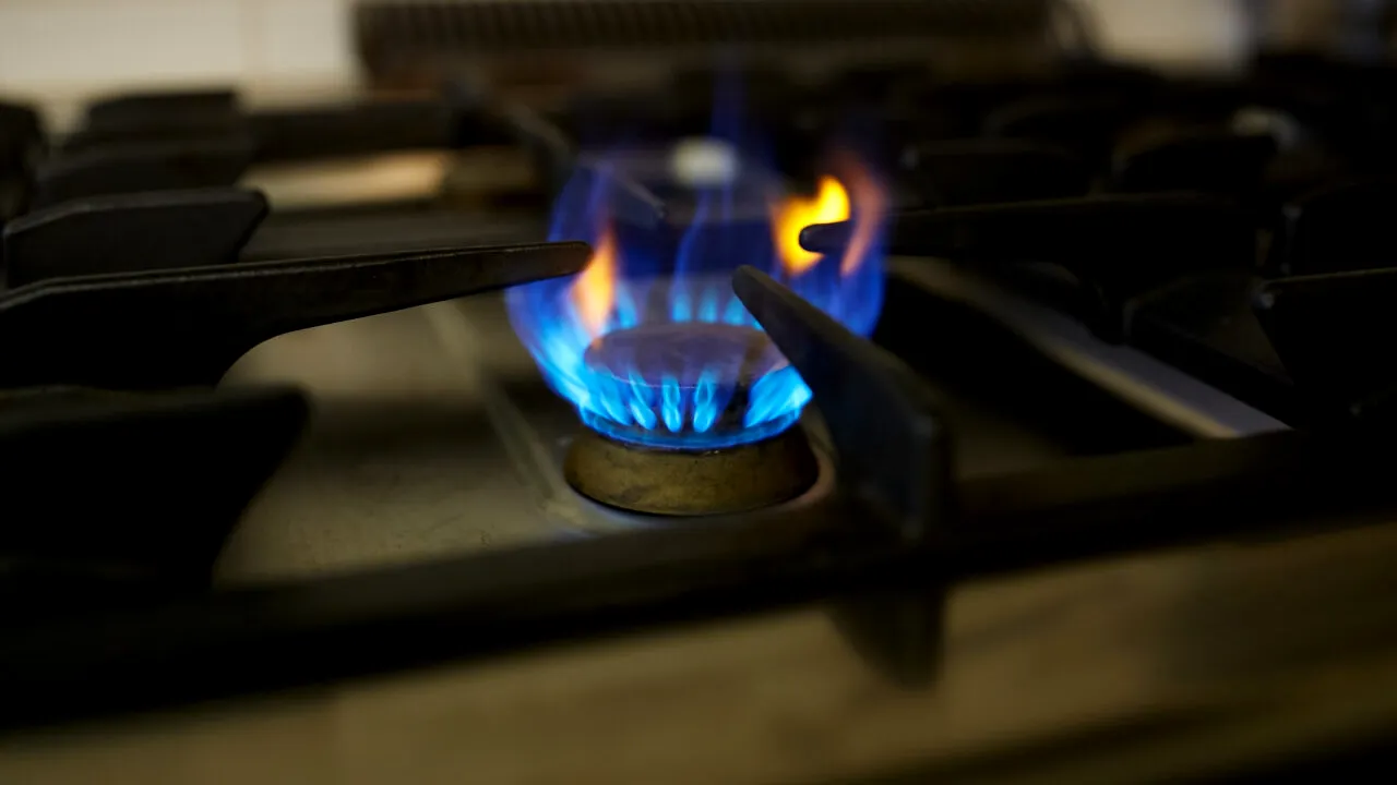 Guvernul continuă plafonarea la gaze după 1 aprilie. Formula de calcul se schimbă, însă. Care vor fi prețurile