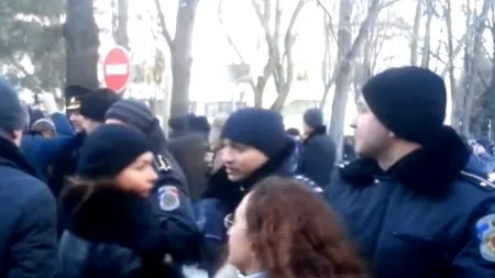 Câte persoane au fost rănite în protestele de la Parlamentul moldovean