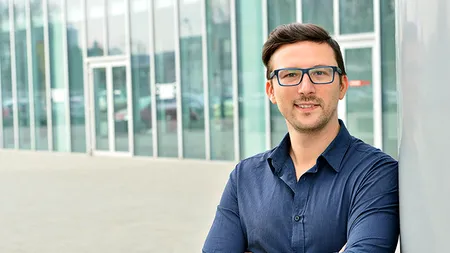 Povestea fabuloasă a românului care s-a săturat să muncească în corporație și a plecat de unul singur în jurul lumii