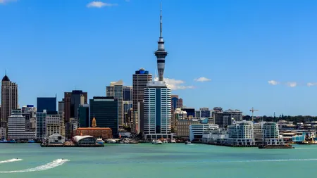 Noua Zeelandă nu mai este „liberă de COVID”. Țara anunță noi restricții după mai bine de o sută de zile în care nu înregistrase niciun caz