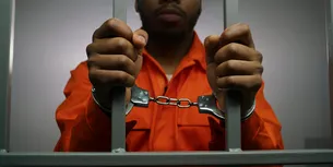 <span style='background-color: #dd3333; color: #fff; ' class='highlight text-uppercase'>JUSTIȚIE</span> Eliberat după 48 de ani! Un afro-american din SUA care a stat degeaba la închisoare cere compensații