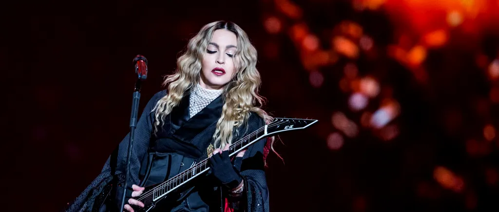 Madonna vrea să înfieze doi copii. Artista a depus deja cererea de adopție