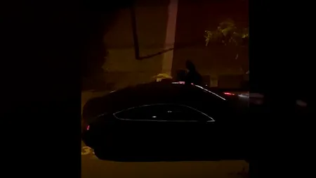 GÂNDUL LIVE. Imagini șocante cu o tânără înjunghiată de iubit în fața copilului. ATENȚIE, SCENE CU IMPACT EMOȚIONAL!