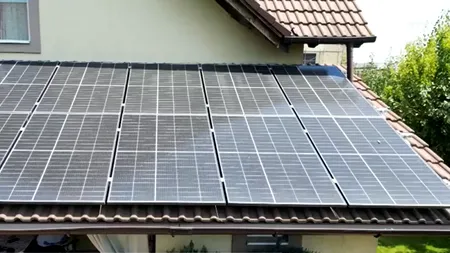 Canicula determină creșterea tarifelor la ENERGIE pentru proprietarii de panouri fotovoltaice. Sfatul specialiștilor pentru diminuarea cheltuielilor