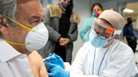 Secretarul general al ONU s-a vaccinat împotriva COVID-19. Guterres cere ca toate țările lumii să aibă acces la vaccin