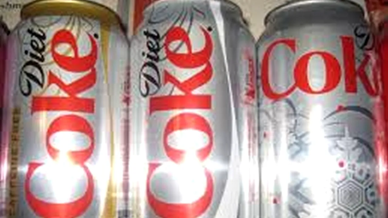 Scandal la Coca-Cola. Care ar fi mesajul ''subliminal'' transmis în această campanie