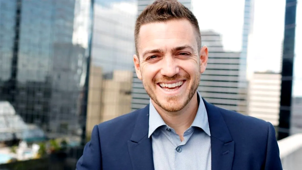 „Lucrez doar 5 ore pe săptămână!” Câți BANI câștigă lunar acest bărbat de 39 de ani