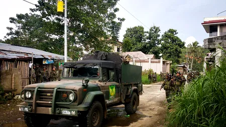 Descoperire macabră la marginea orașului ocupat de rebelii islamiști în Filipine. Toți erau civili