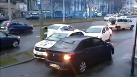 Bărbat care fura portofele și apoi folosea cardurile bancare ale victimelor, prins de polițiști