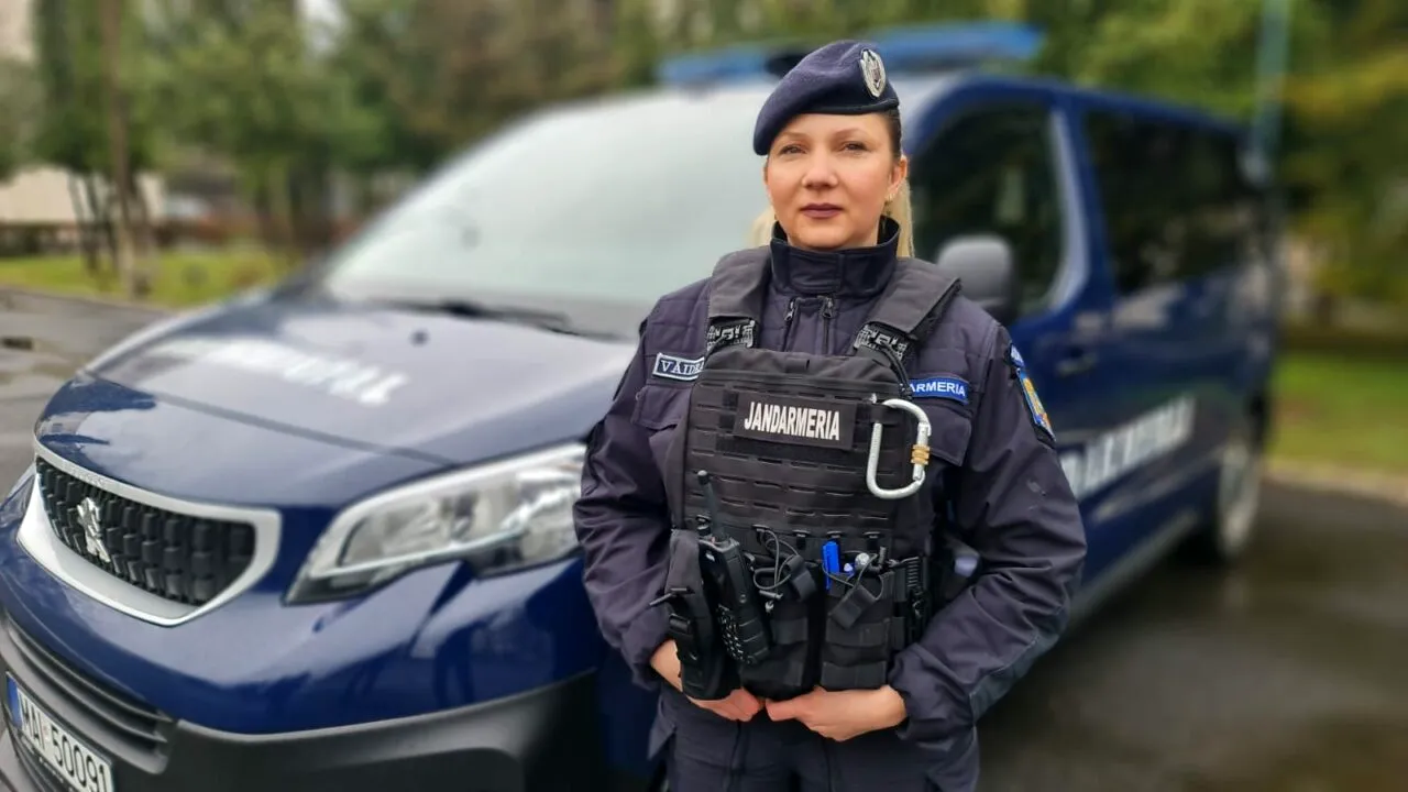 Jandarmerița Andrada a prins un pedofil într-o interveție la un furt în Baia Mare. Infractorul a fost surprins în compania a trei dintre victime