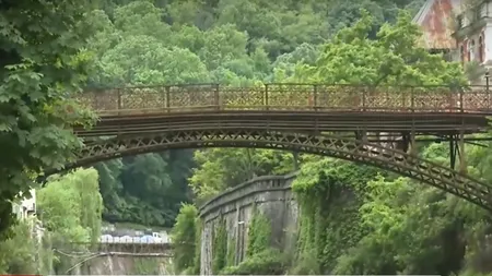 Condamnări în dosarul DIICOT privind devalizarea staţiunii Băile Herculane: Instanţa dispune confiscarea a 19 hoteluri şi băi termale